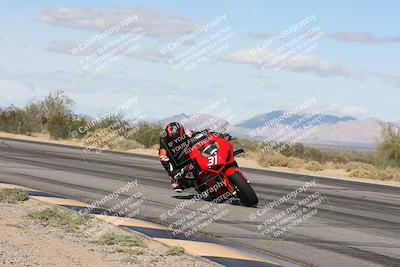 media/Nov-16-2025-Race Pace (Sun) [[8c5fa54630]]/Non Verified Riders (1st 20 Minutes)/3-Turn 3 Inside (11am)/